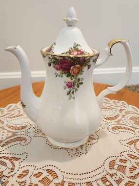 Royal Albert Old Country Roses Large Coffee Pot With Lid